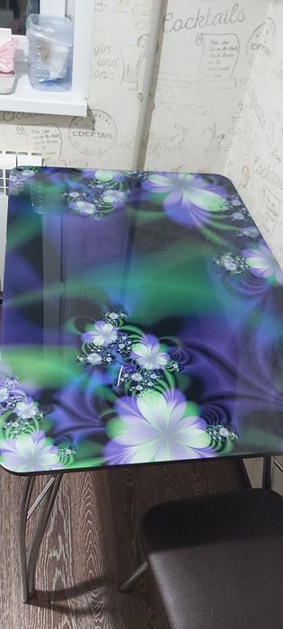 Продам стол обеденный+4стула