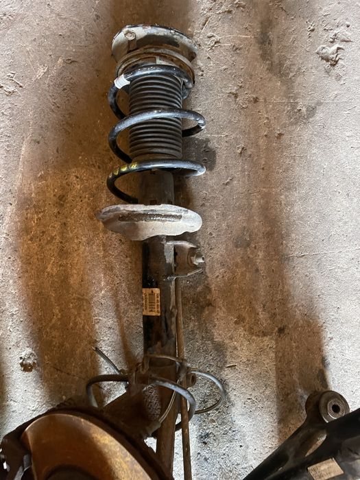 Fuzeta dreapta stanga Audi A3 8V 1.6 2.0 an 2013-2018 1.4 tsi