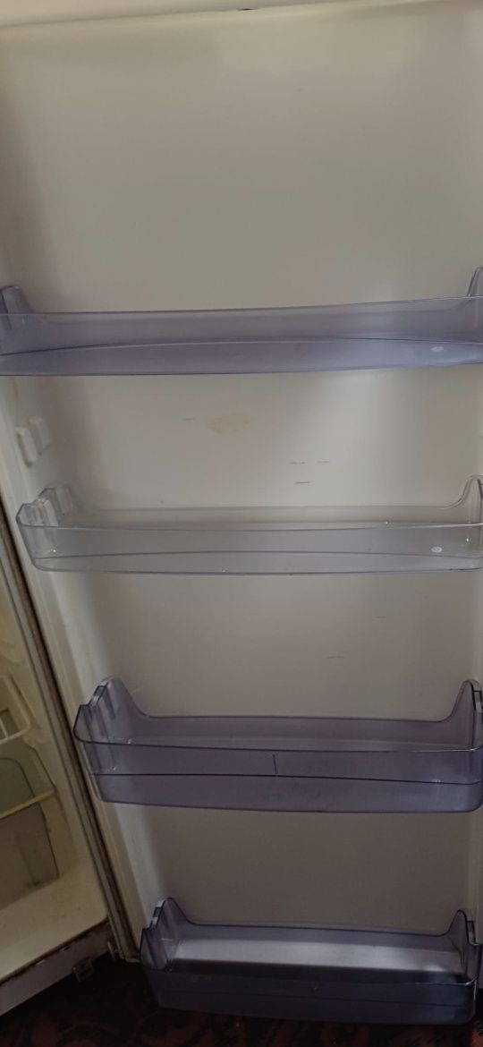 Frigider Arctic / Congelator cu frigider