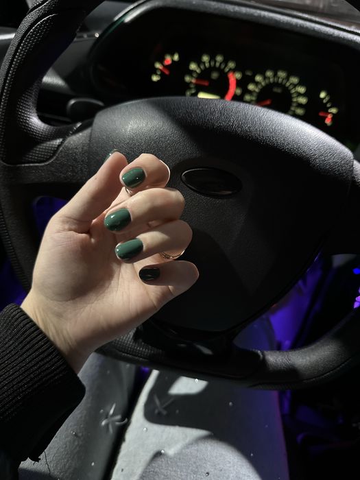 Мастер маникюра, нарашивание ногтей