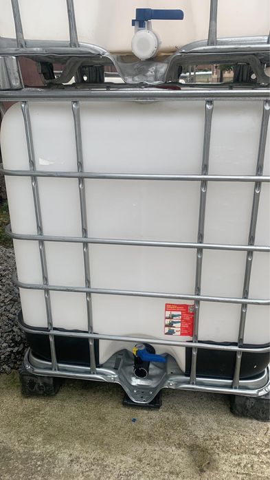 Butoaie, bazine IBC 1000l cu suport din aluminiu, curate.