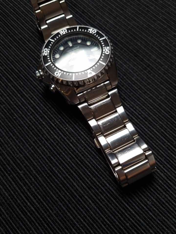 Seiko Kinetic - 5M62-0BL0 Divers Black Dial 200m