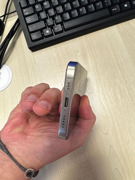 I phone 16 pro 256 gb