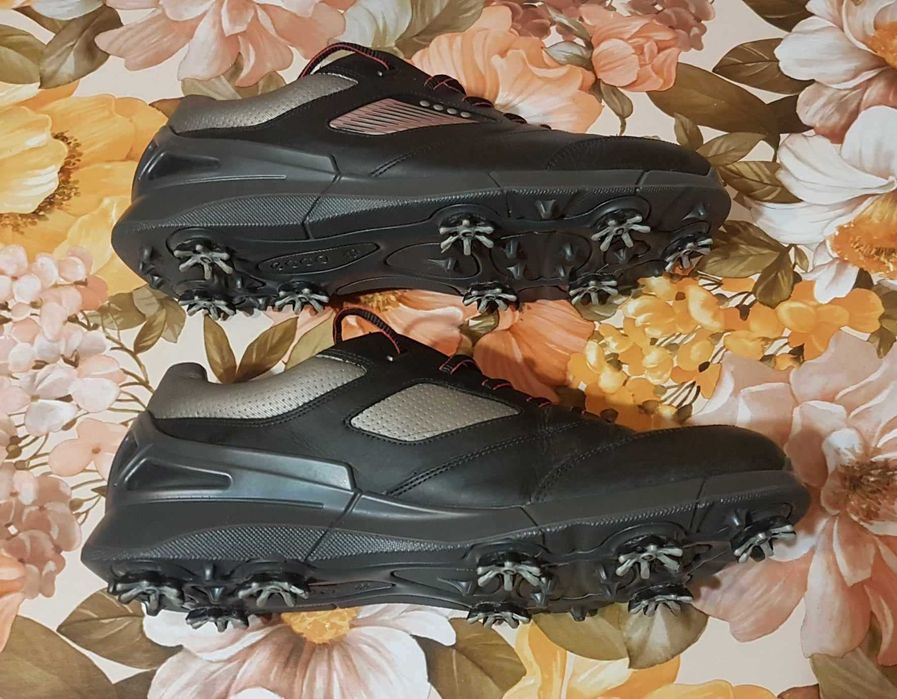 Продавам специализирани обувки за голф ECCO HYDROMAX