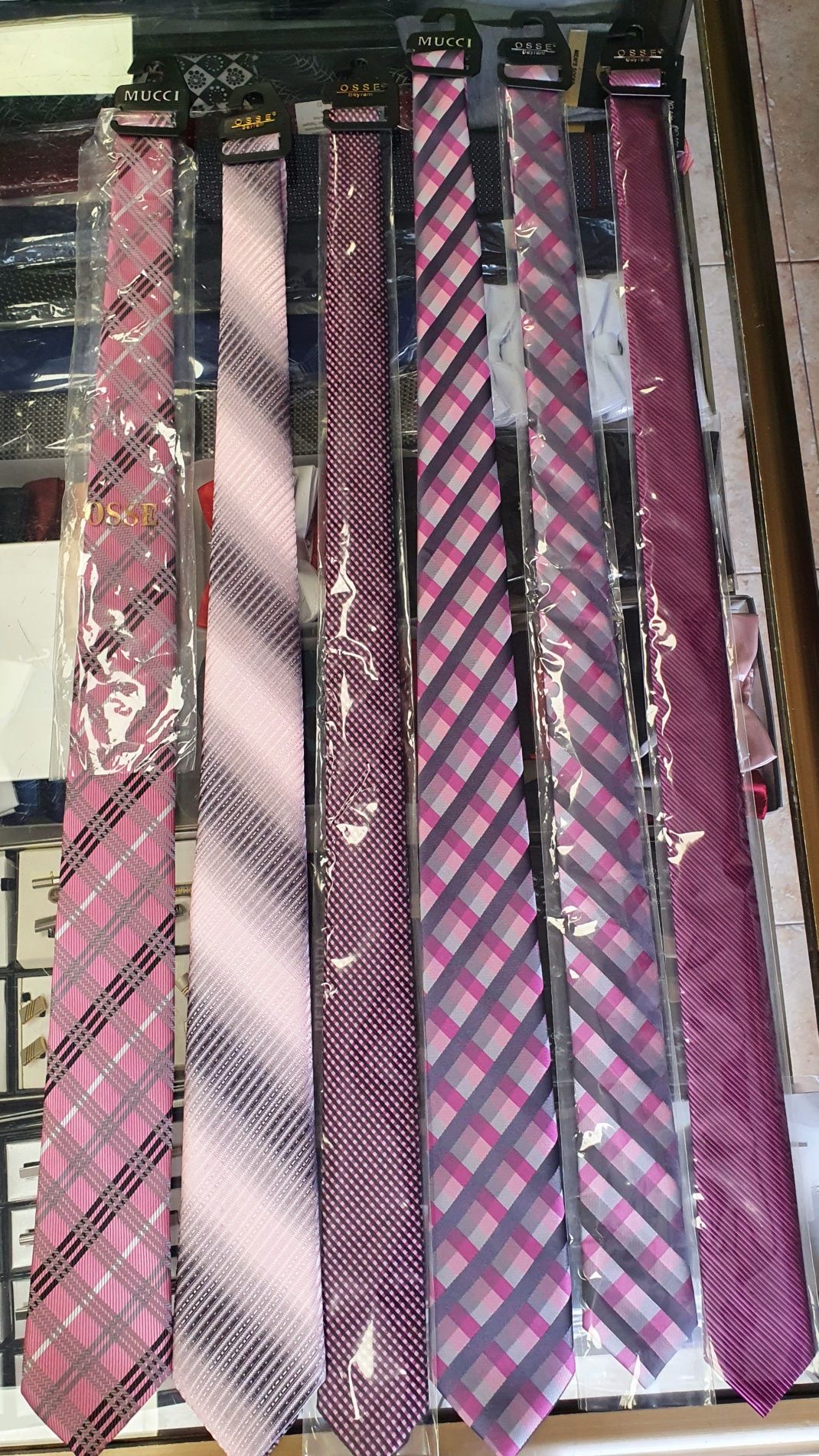 НОВИ вратовръзки, различни цветове и дебелина