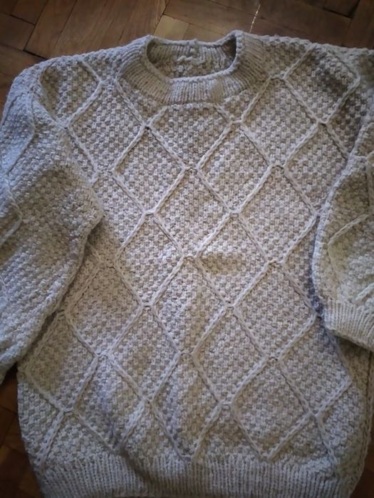 Зимни пуловери ръчно плетиво
