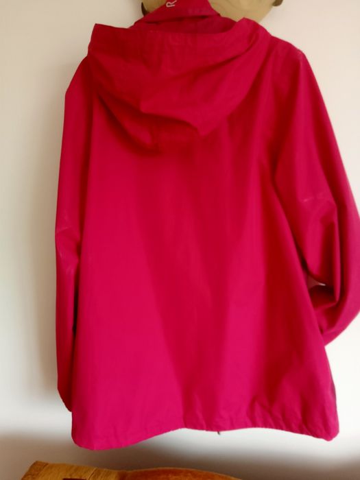 Яке ,може за ски,може и за всяка ден