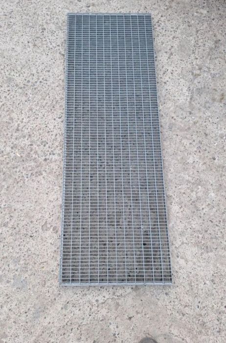 Trepte zincate antiderapante