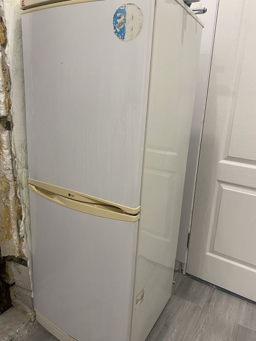 Продам холодильник