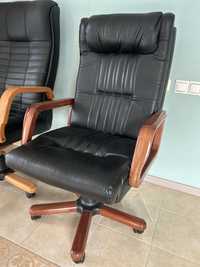 Кресло кожаное домашнее офисное