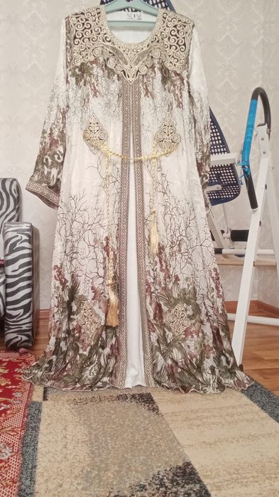 Абая көйлегі сатылады