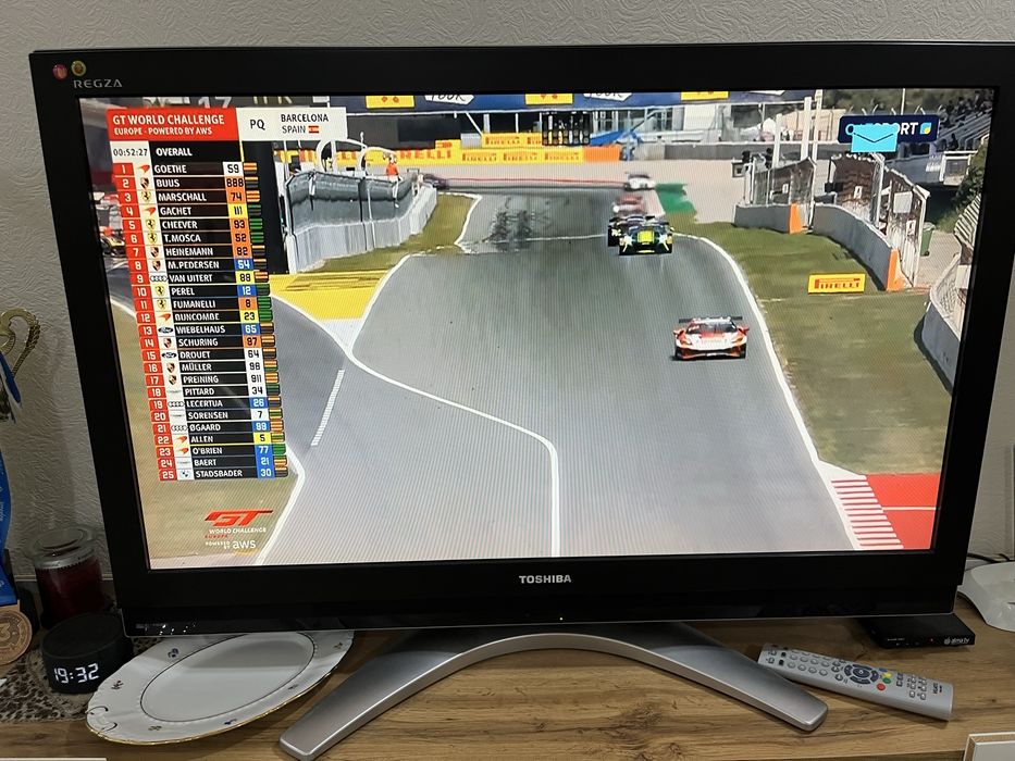 Продам Toshiba REGZA 42” Full HD — отличное состояние