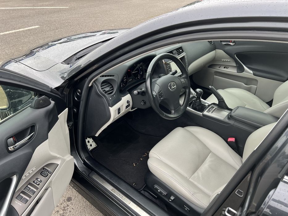 Lexus IS 220d impecabil