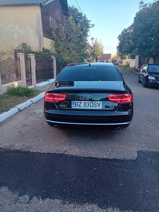 Audi A8 2012, 3000 cm