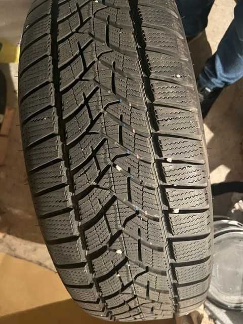 anvelope 225/55/19 Dunlop Winter sport  pentru SUV ca noi