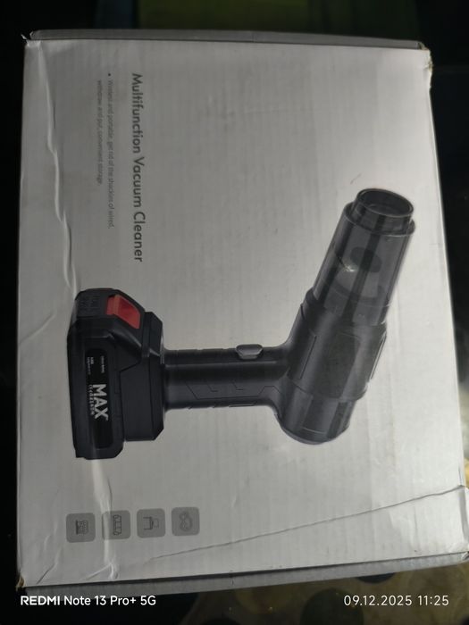 Aspirator auto cu baterie detașabilă