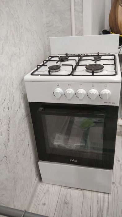Газ плита Artel как новый.