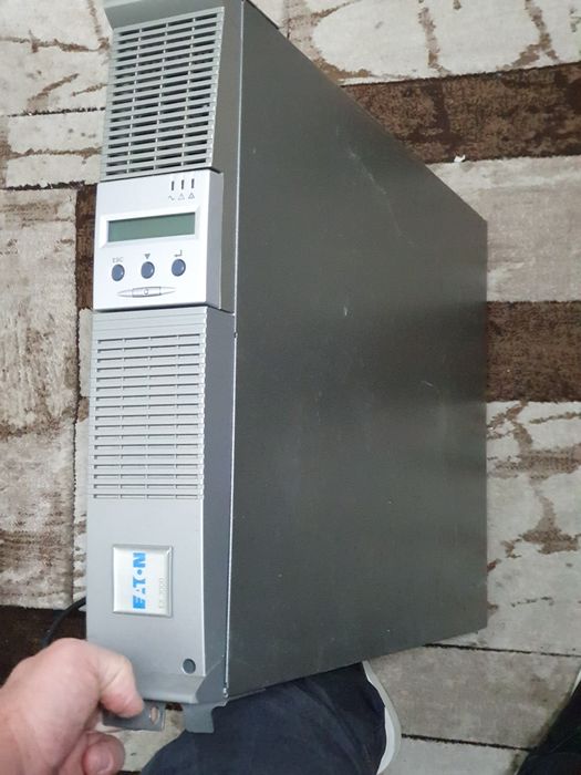 Sursa UPS Eaton EX3000 acumulatori noi