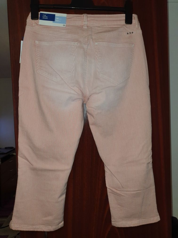 Pantaloni C&A roz 3/4 noi, 38