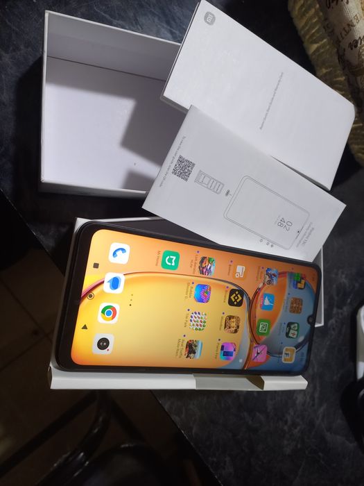 Redmi 13C holati ideal tiniq 128GB hotirasi 2 sim karta imeyka bo'gan