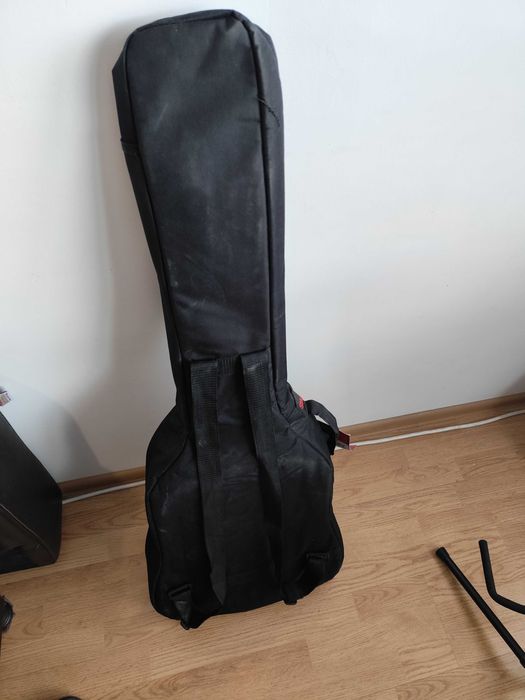 Акустична китара с Калъф, Колан и комплект от 6 струни.