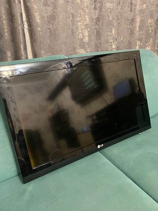 Продам телевизор LG не смарт 22000 т т