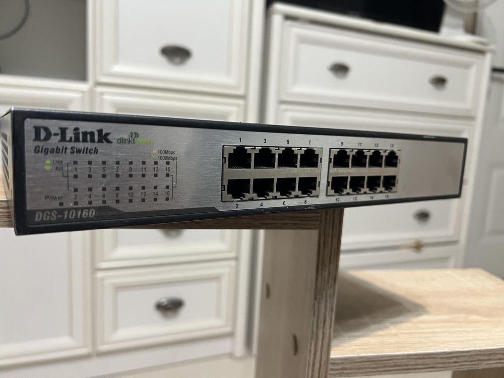 Коммутатор D-Link DGS-1016D Gigabit Switch (16 портов)
