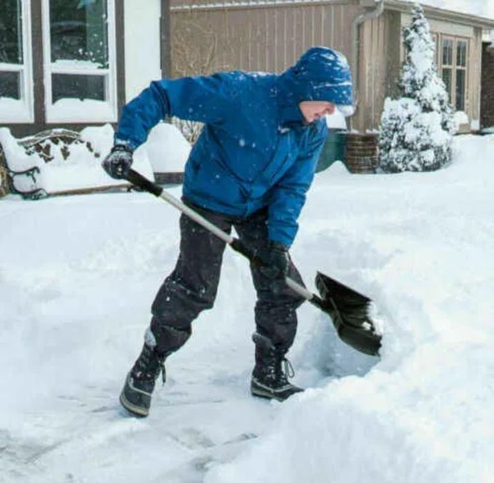 Уборка-Чистка снега,качествонно,быстро не дорого