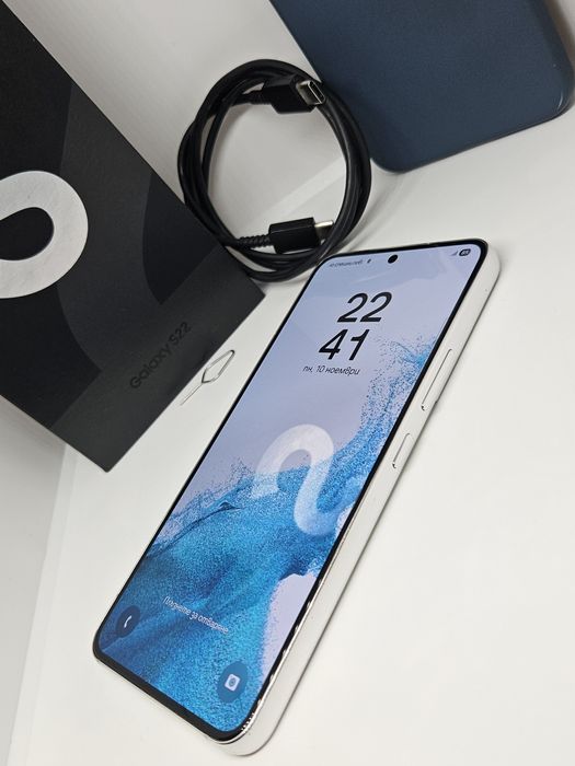 Samsung Galaxy S22 128Gb/8Ram White