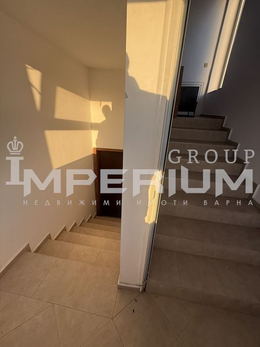 Дава се под наем Едностаен апартамент в Варна, Базар Левски - 28 кв.м за 229.5 € - Снимка #6