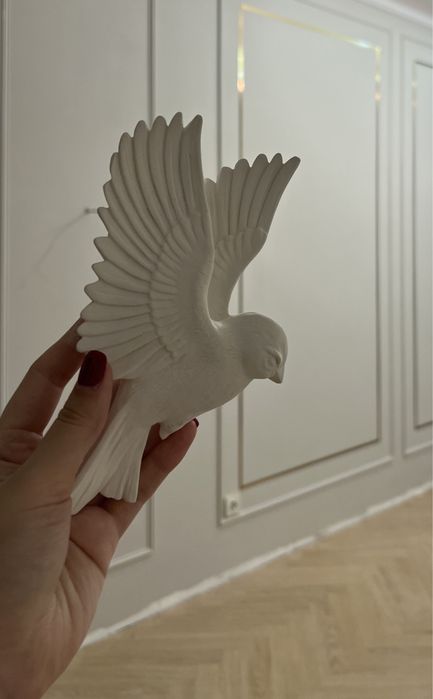 Декор птички из гипса