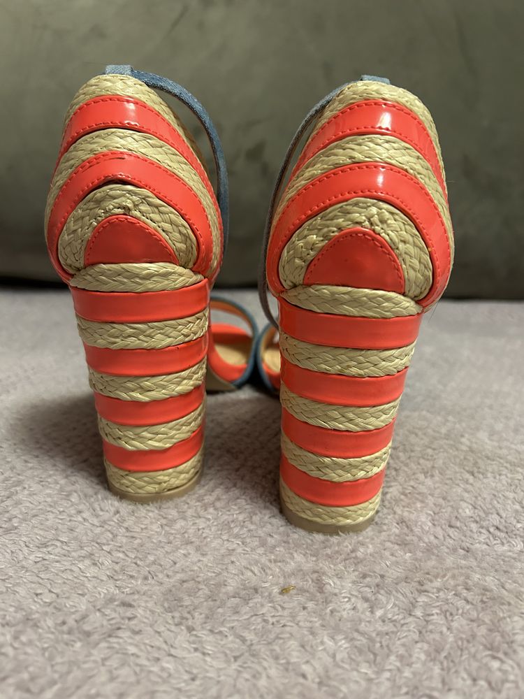 Sandale colorate marimea 35