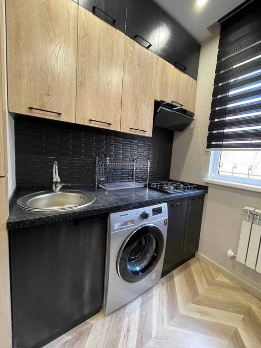 Ц-4 Кафе Бухара 1(2)-комн 4/4 45 м² кирпич 2х6 евроремонт меб/тех