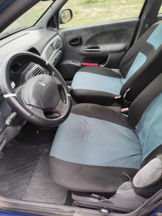 Vand Renault MEGANE Hatchback , Motor 1.4 l , Benzina 16V , An 2000