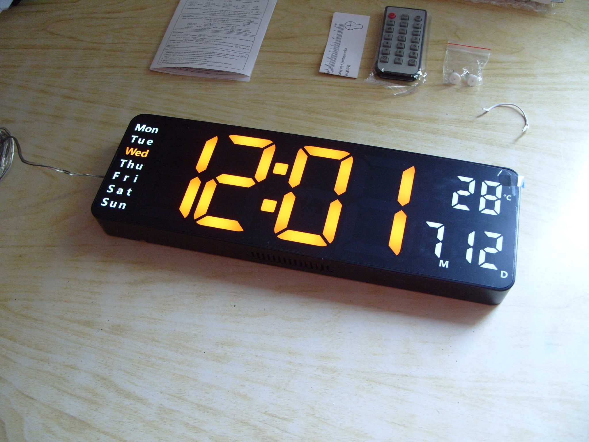 Голям електронен часовник DS-6629, с термометър и дистанционно