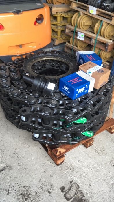 Piese Excavator Volvo EC 210 - EC 290 pe stoc lant, role, senila