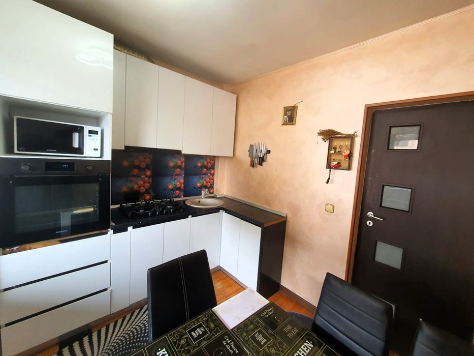 Vand apartament 3 camere militari residence