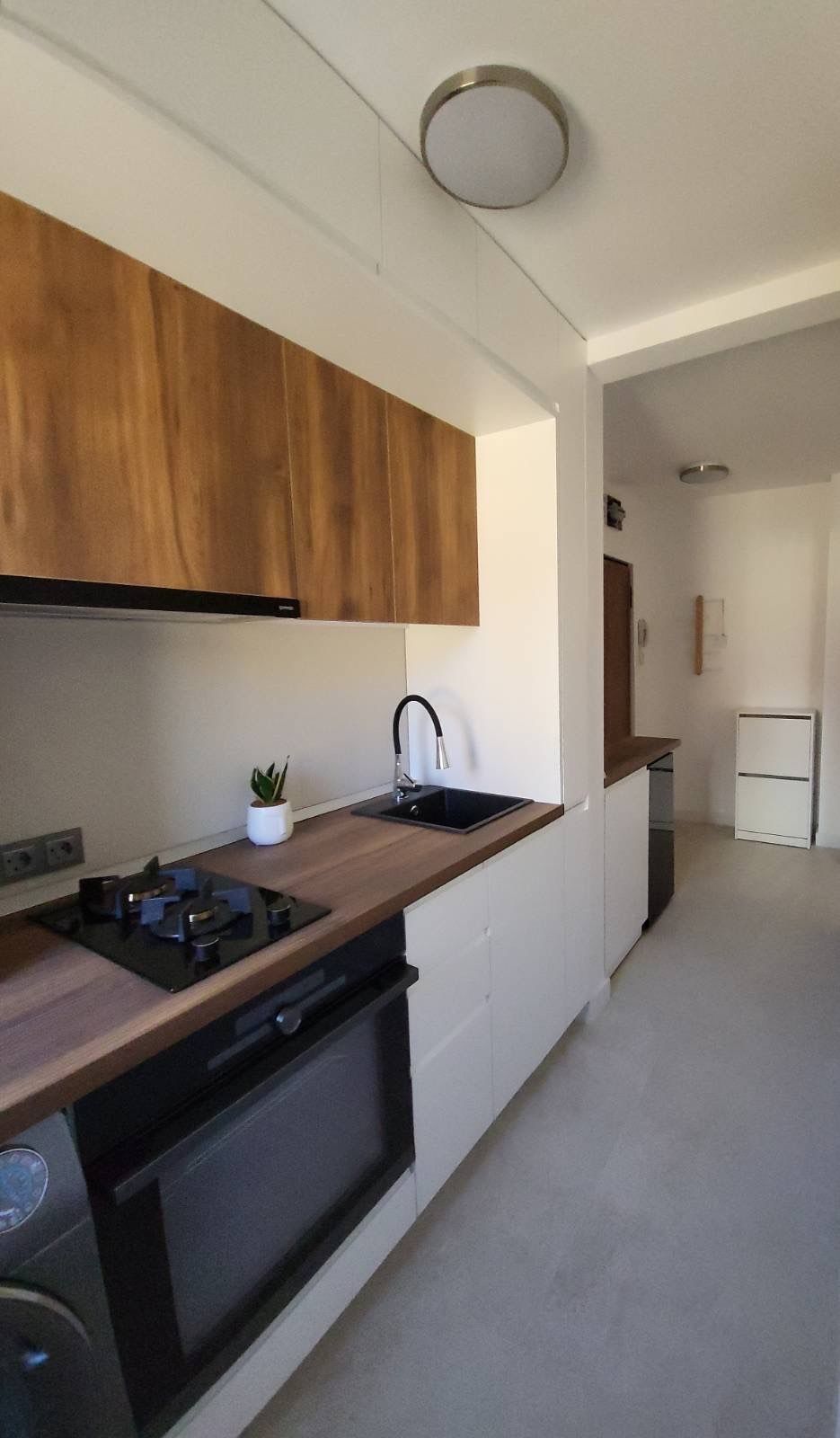 Apartament cu 3 camere de inchiriat