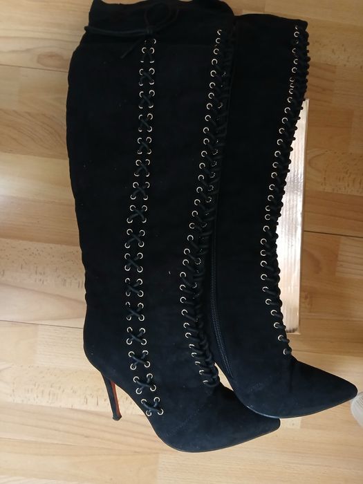 Vând cizme ptr.damă