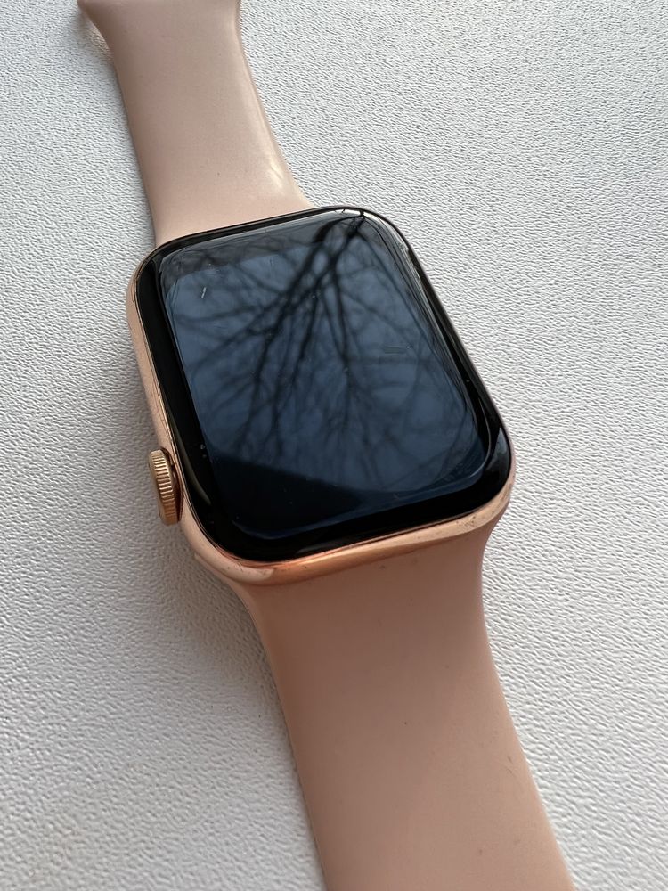 Смарт-часы под вид Apple Watch