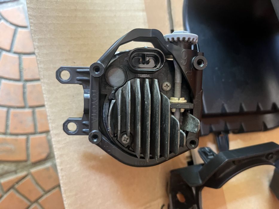 Десен халоген за Toyota Lexus LED НОВ оборудван