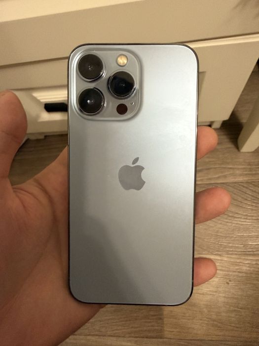 Продам айфон 13 про