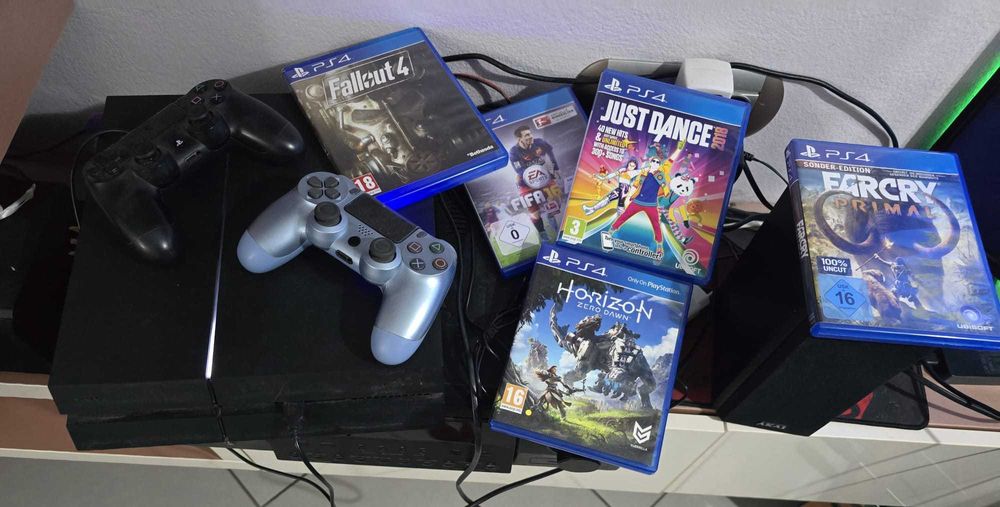 (Ps4) PlayStation 4 Slim + 2 controllere + 8 jocuri | Impecabil