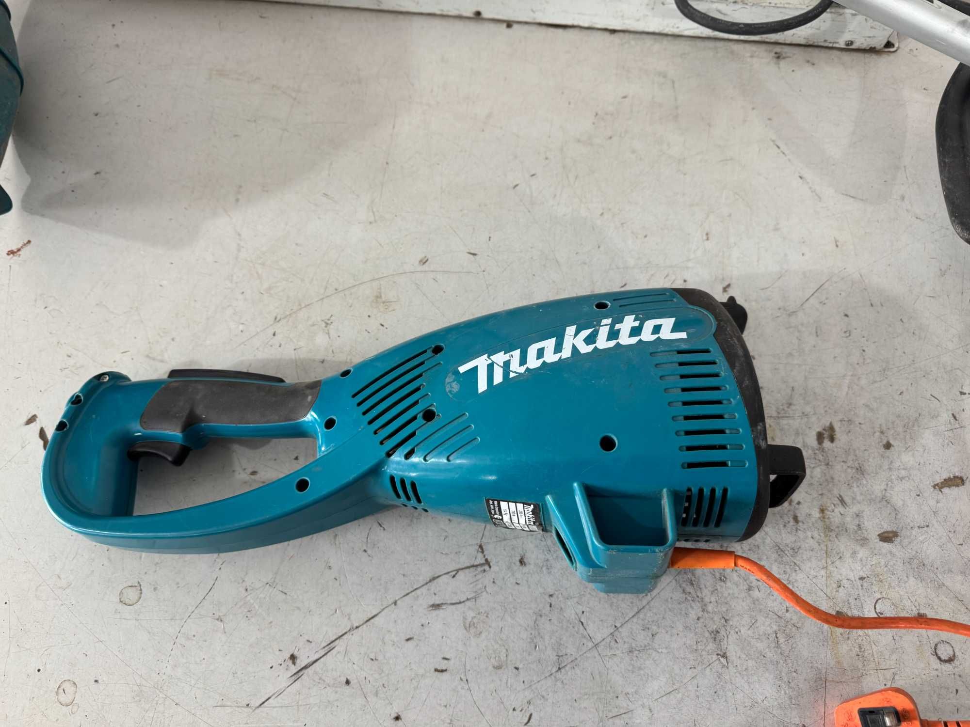 Тример - Makita UM3830 / 700 W