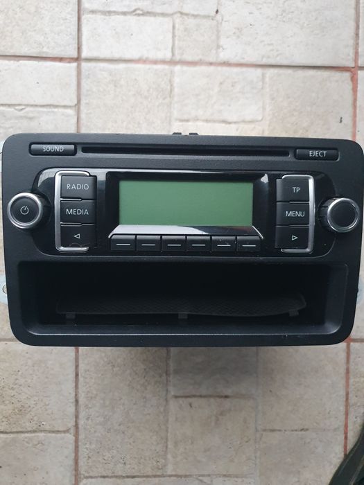 Vând CD ,radio wv jeta