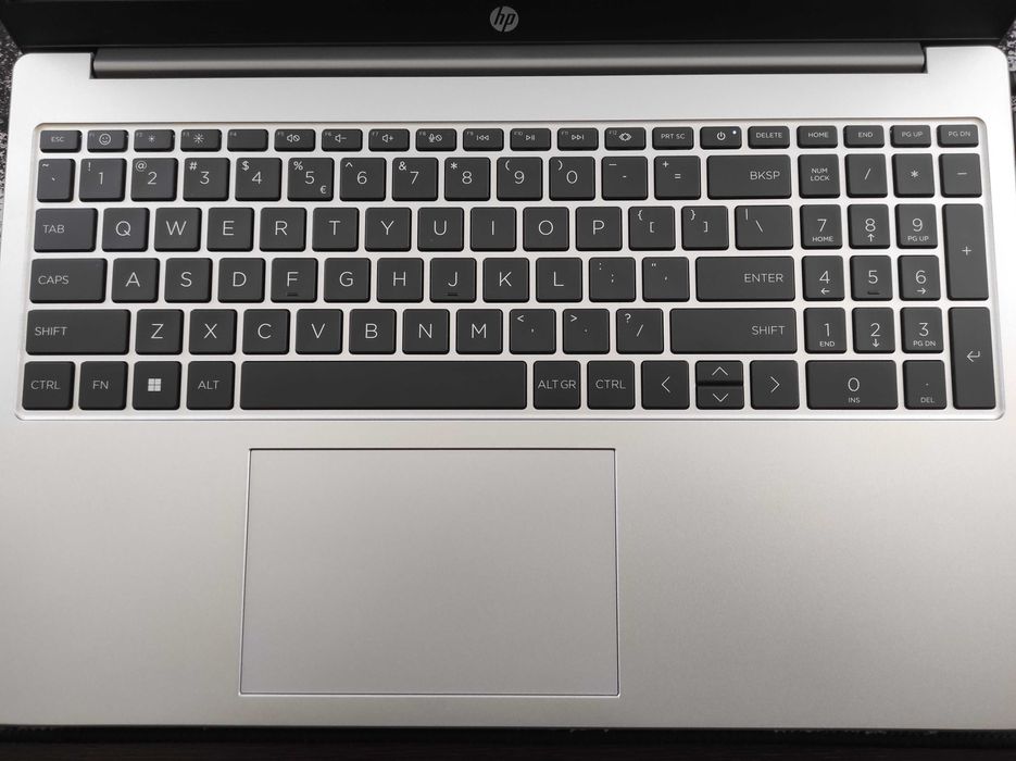 Лаптоп HP 250 G10
