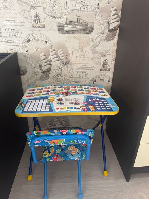Детский стол и стул