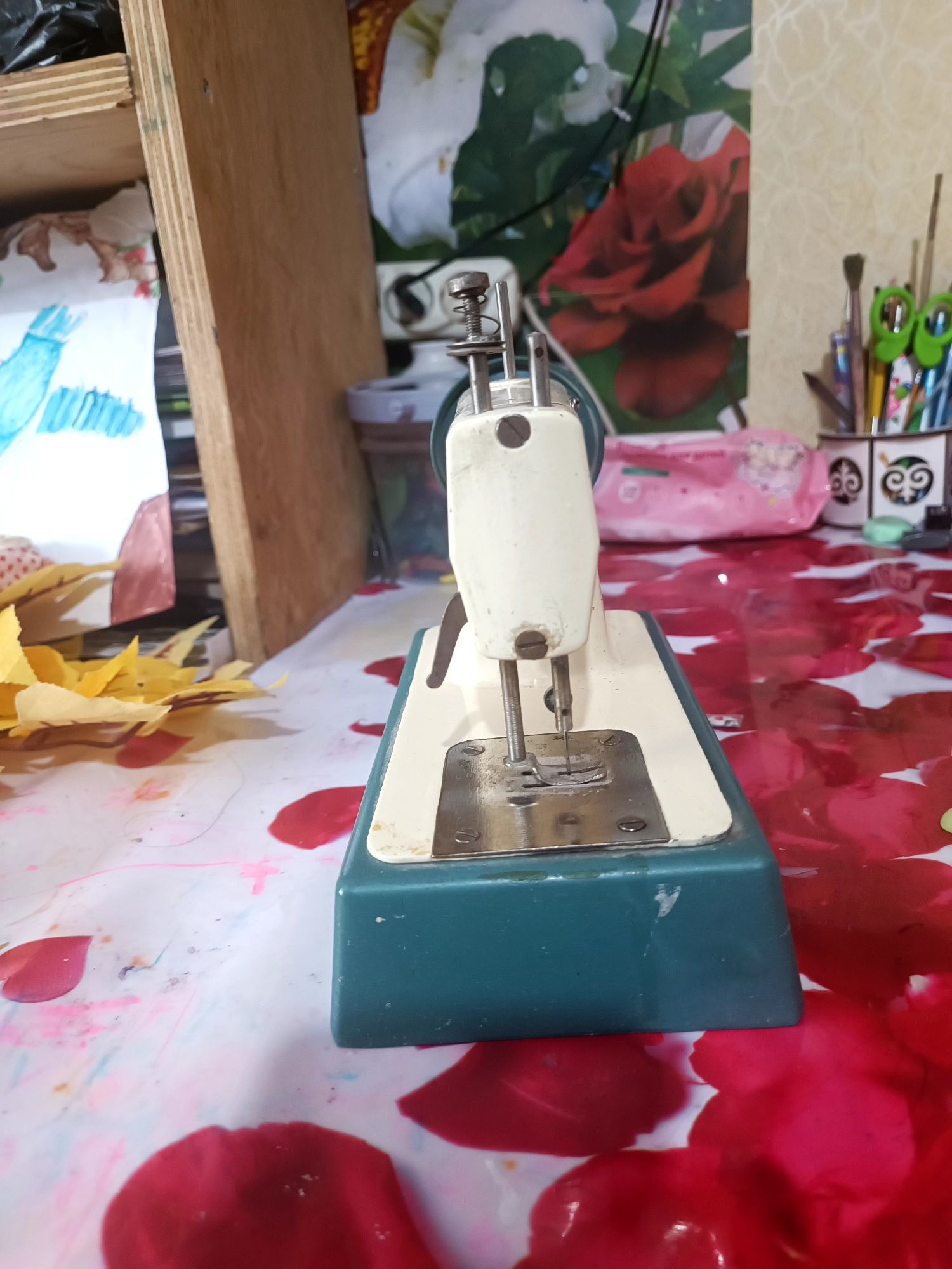 Продам раритеную швейную машинку