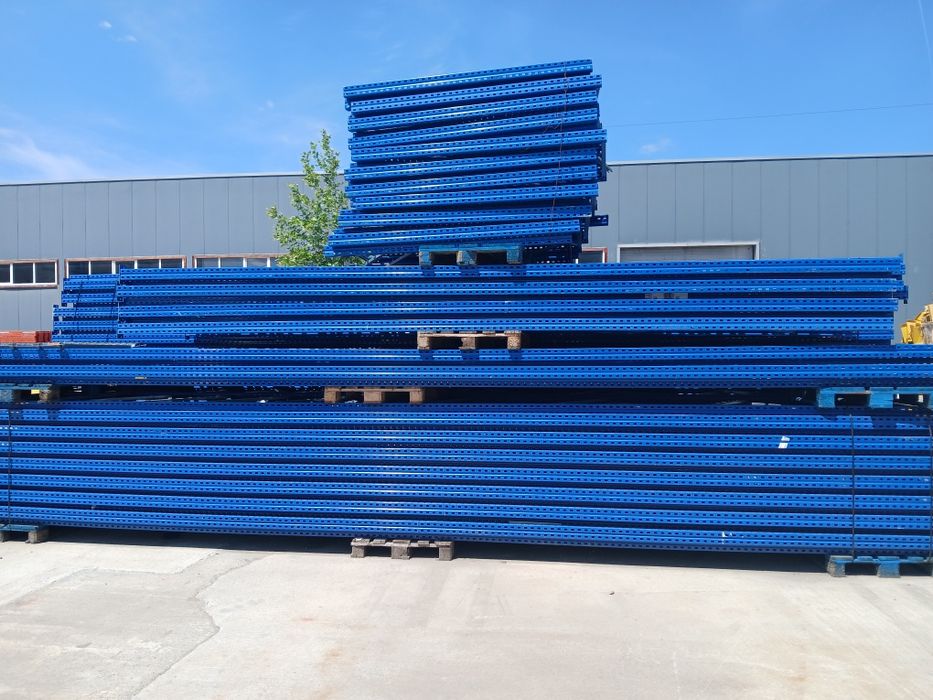 Vând rafturi metalice