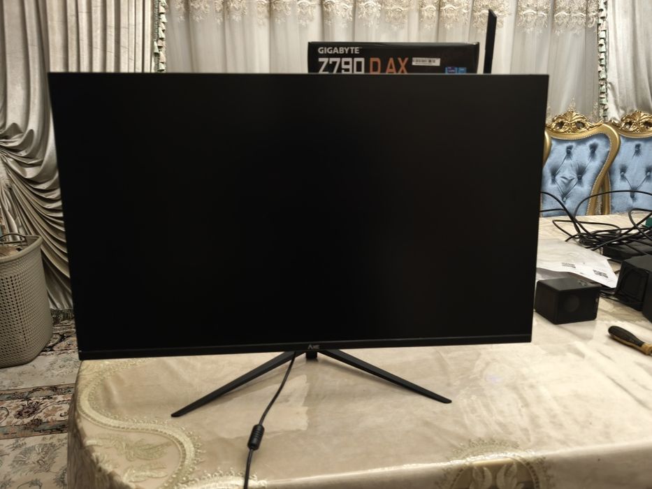 Monitor Axe 27 lik 75hz Flat Va 32 lik Rulls curved 165hz  sotiladi